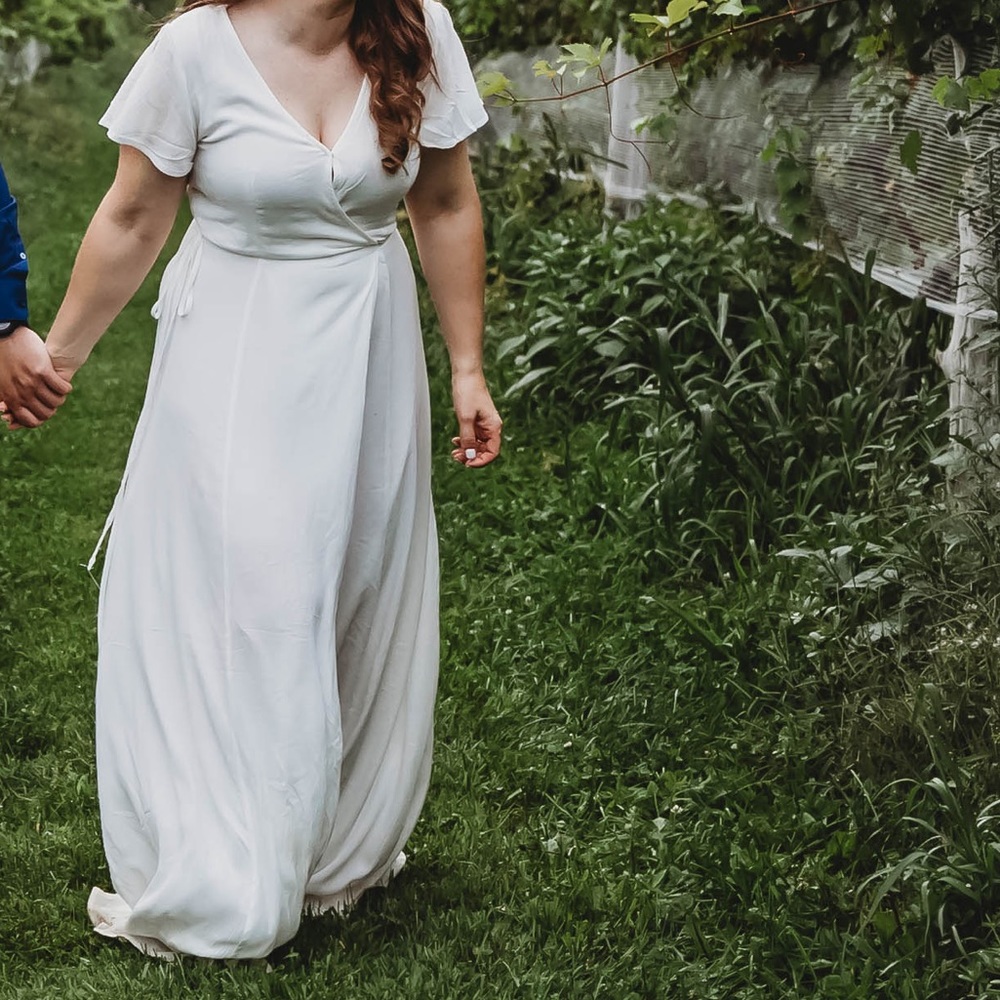 Lulu’s White dress